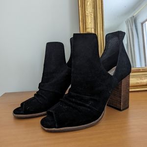 Kristin Cavallari Chinese Laundry black suede booties